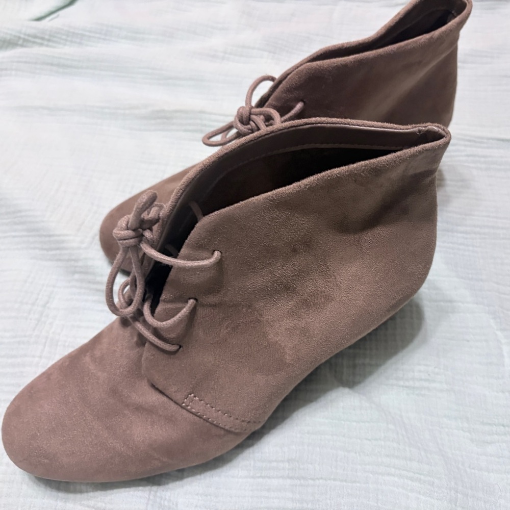 Dr. Scholl's Brown Suede Lace-Up Ankle Booties